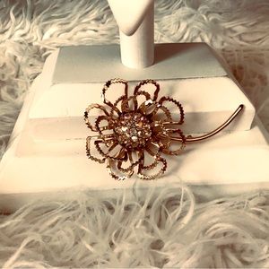 Used Fashion Brooch Flower Full Bloom Gold Toned Pin with Diamonds